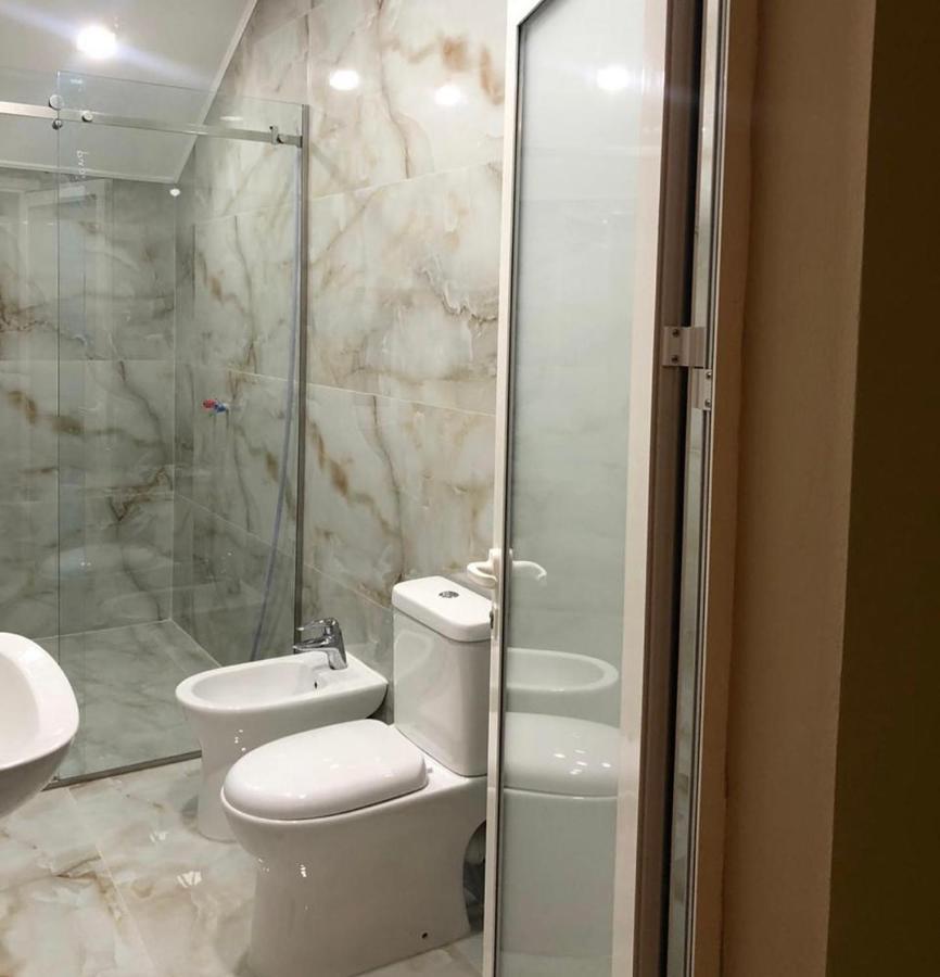 Hotel Demokracia Fushe-Arrez Kültér fotó
