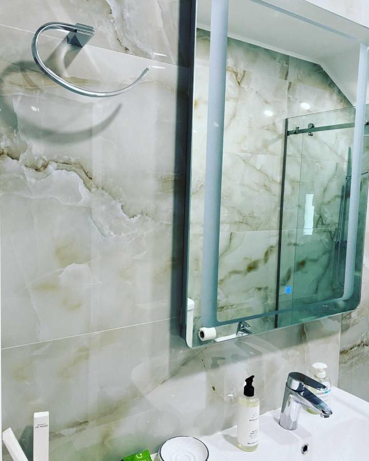 Hotel Demokracia Fushe-Arrez Kültér fotó