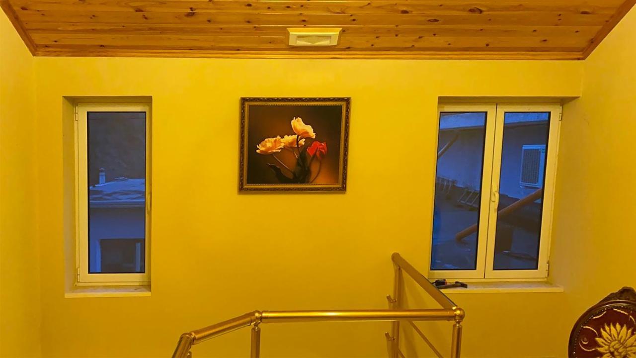 Hotel Demokracia Fushe-Arrez Kültér fotó
